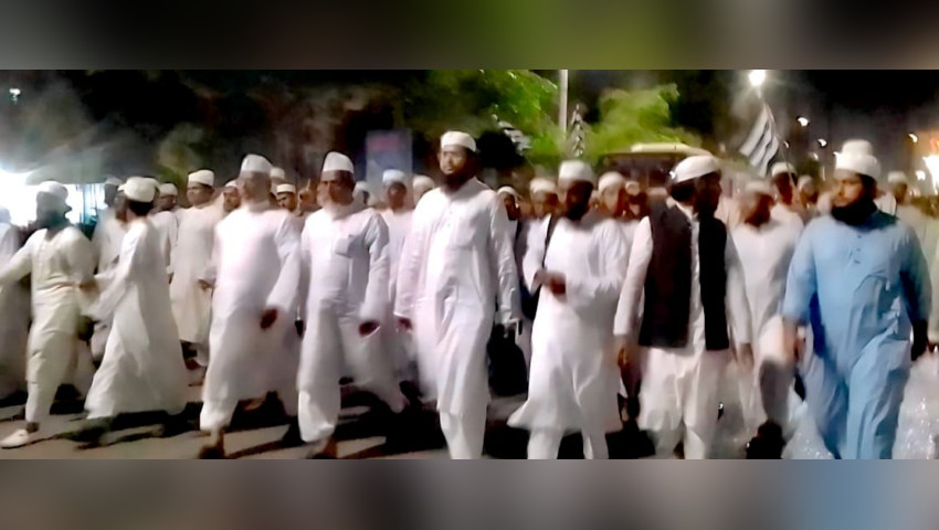 জমিয়ত নেতা মাওলানা মুশতাক আহমদ গাজিনগরী হত্যার প্রতিবাদে উত্তরায় বিক্ষোভ মিছিল