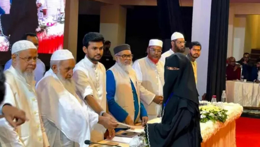 ৫ মে শহীদদের নাম শাপলা চত্বরে স্থায়ীভাবে লেখা হবে : আসিফ মাহমুদ