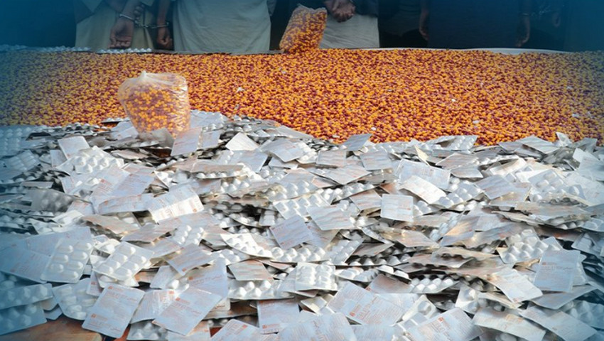 কাবুলে বিপুল পরিমাণ মাদক ট্যাবলেট জব্দ; গ্রেপ্তার ৭