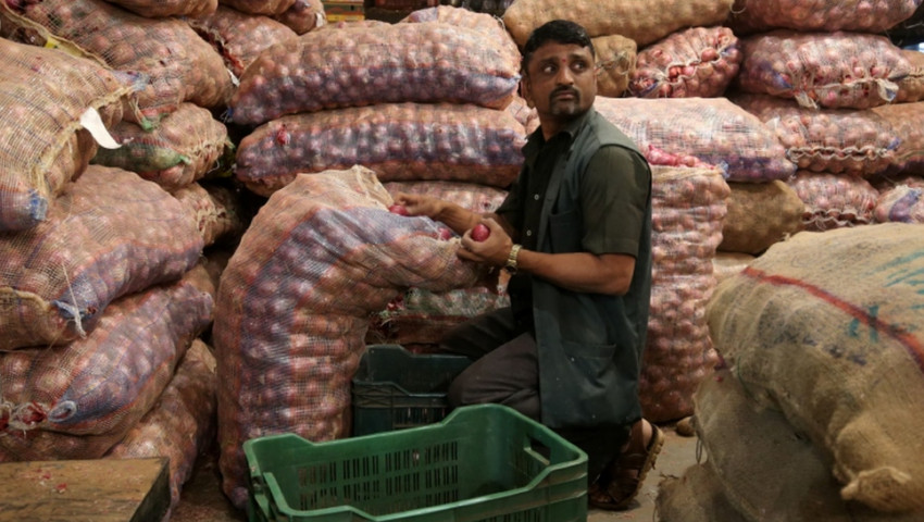 ভারত থেকে আসছে দেড় হাজার টন পেঁয়াজ
